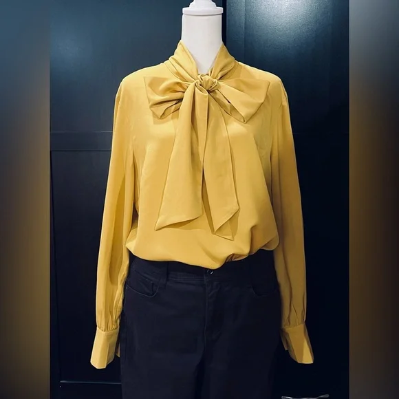 Vintage dressy/ formal/ professional blouse w/ tie neck & cuffs. Subtle yellow L - Picture 1 of 10